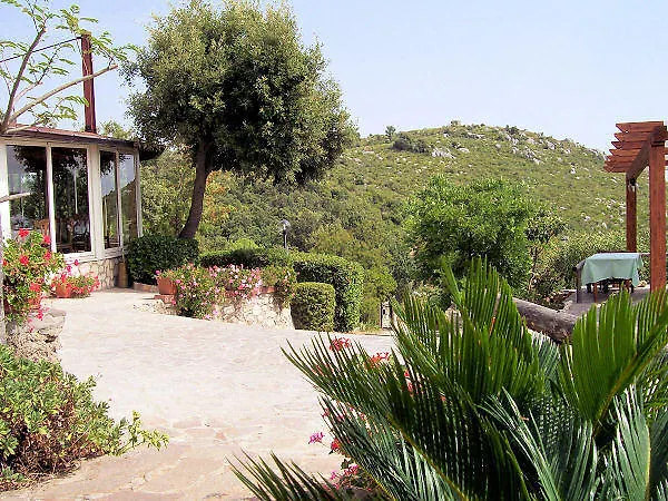 Campese Πανσιόν 3*